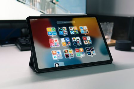 apple iPad tablet